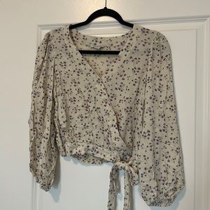 American Eagle Small Crop Blouse